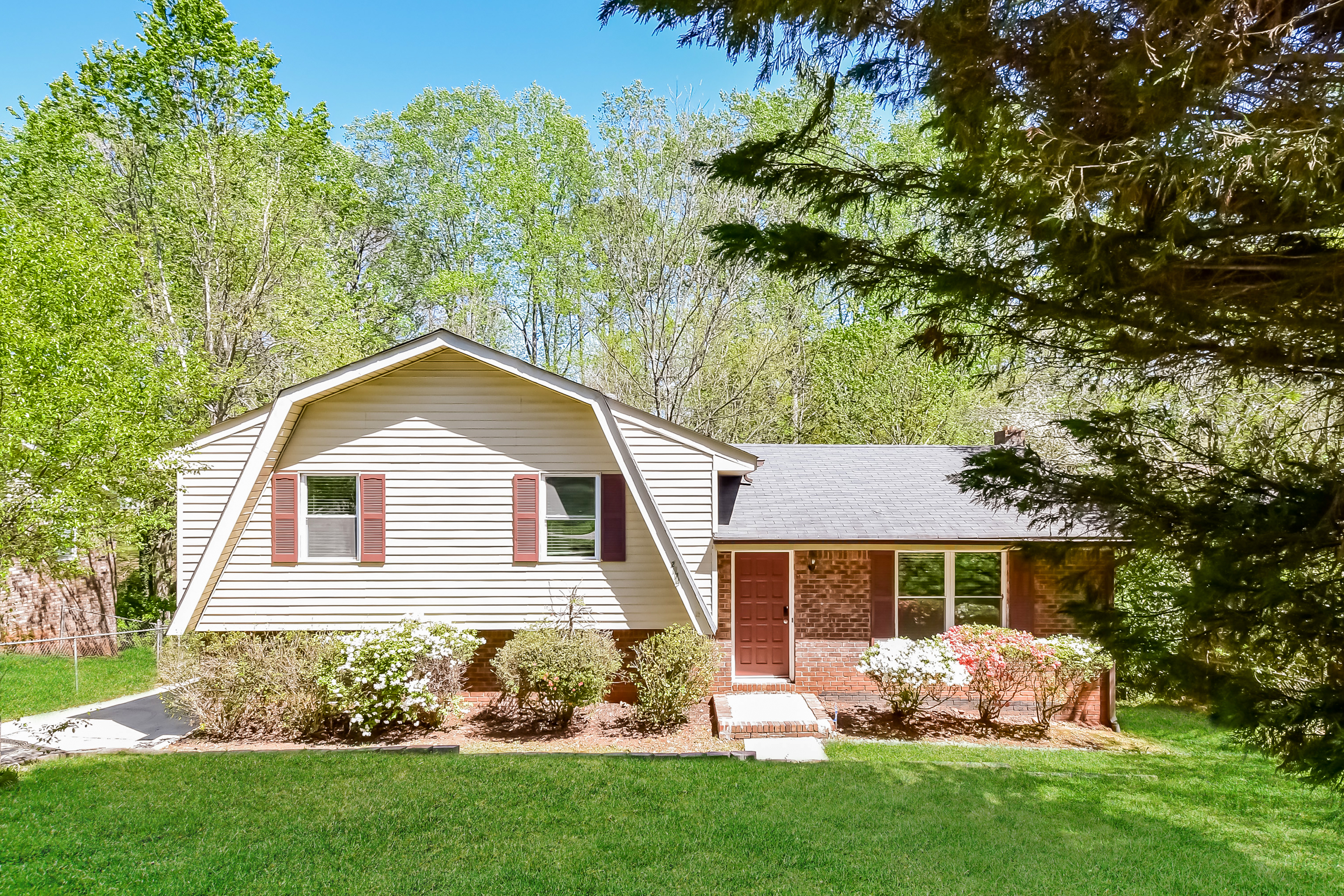 2874 Preston Dr Rex, GA 30273